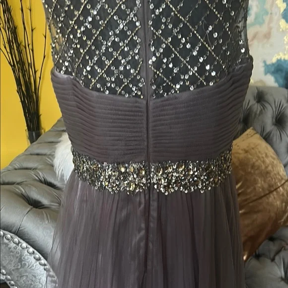 Elegant Gray Evening Gown - Picture 6 of 11